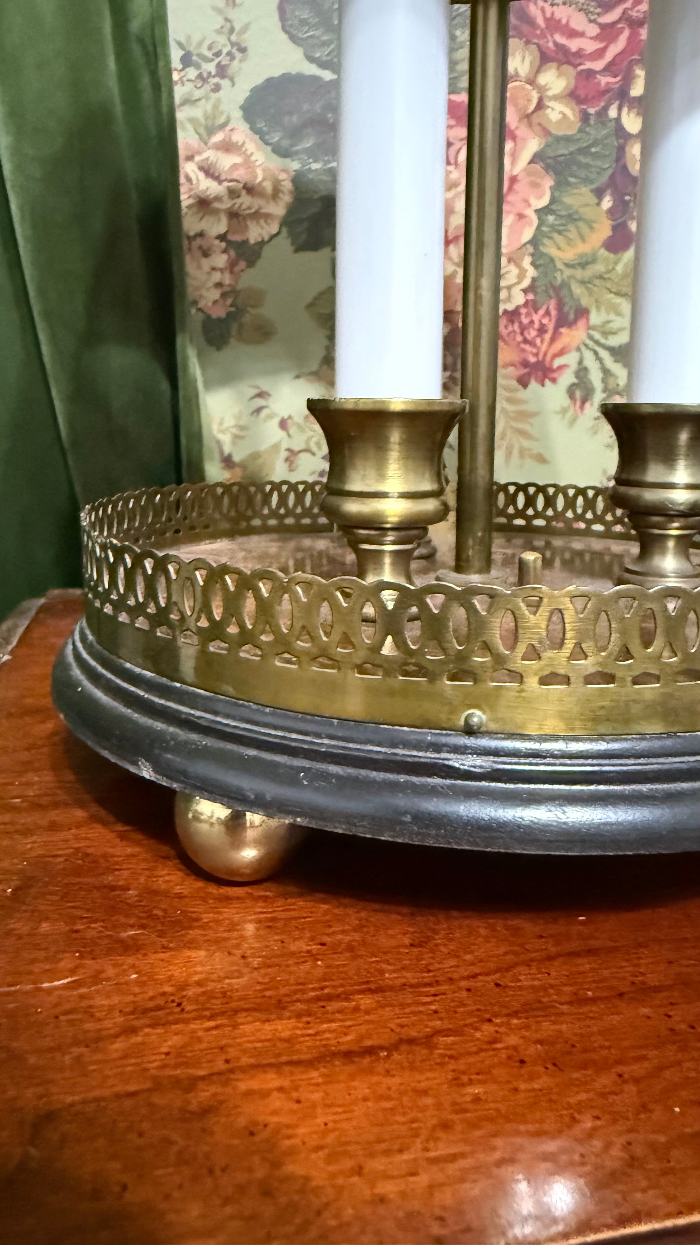 Bouillotte style table lamp