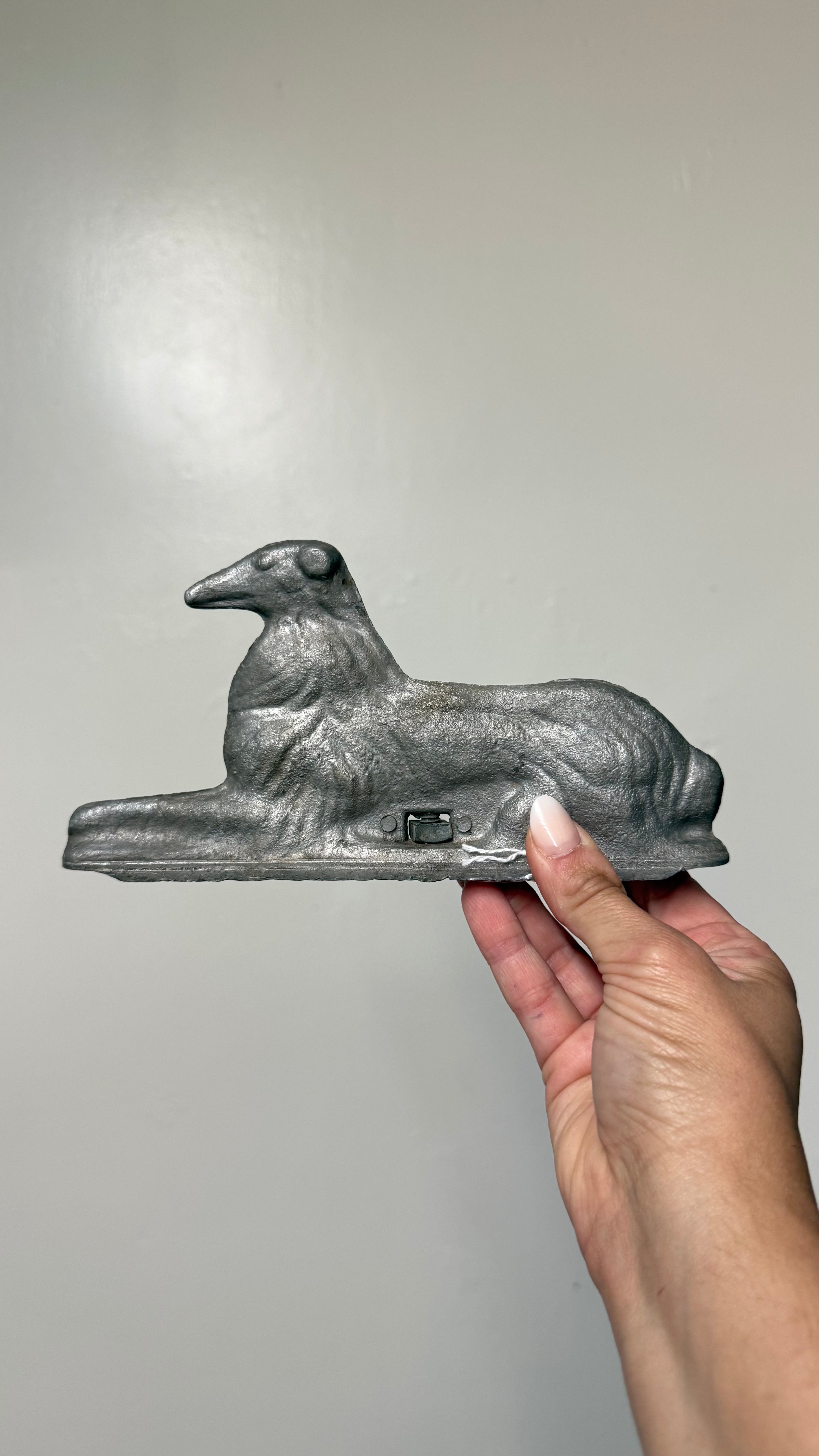 (Reserved) Tassels and dog figure