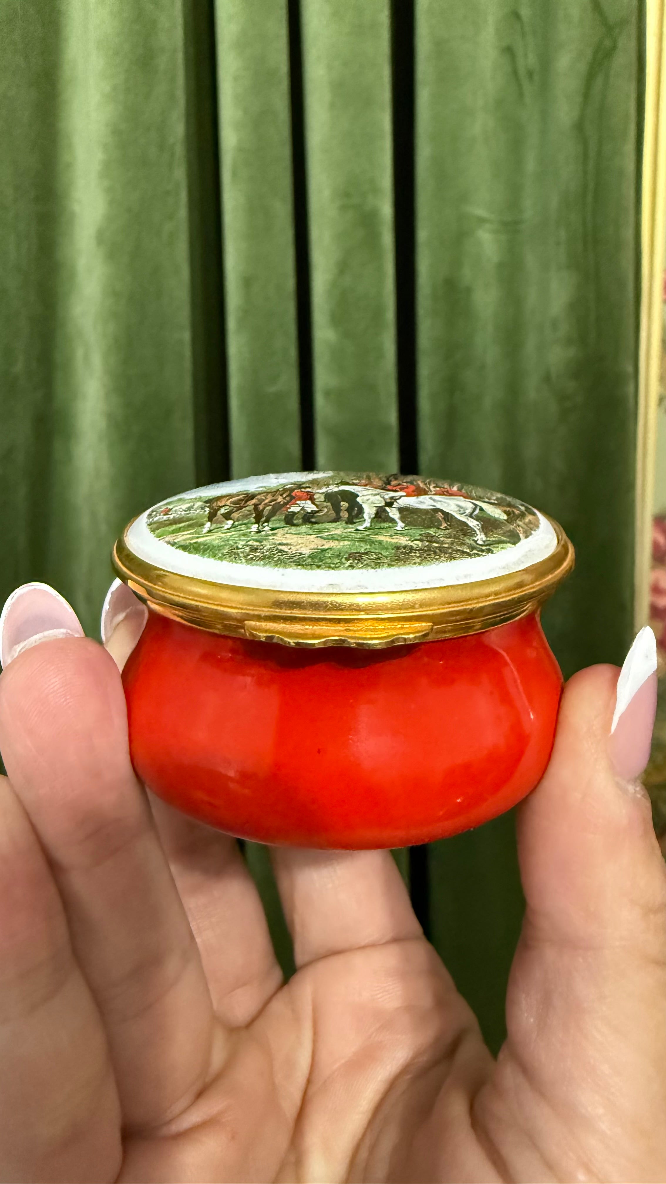 Vintage Royal Worcestershire English Hunting Scene enameled pillbox