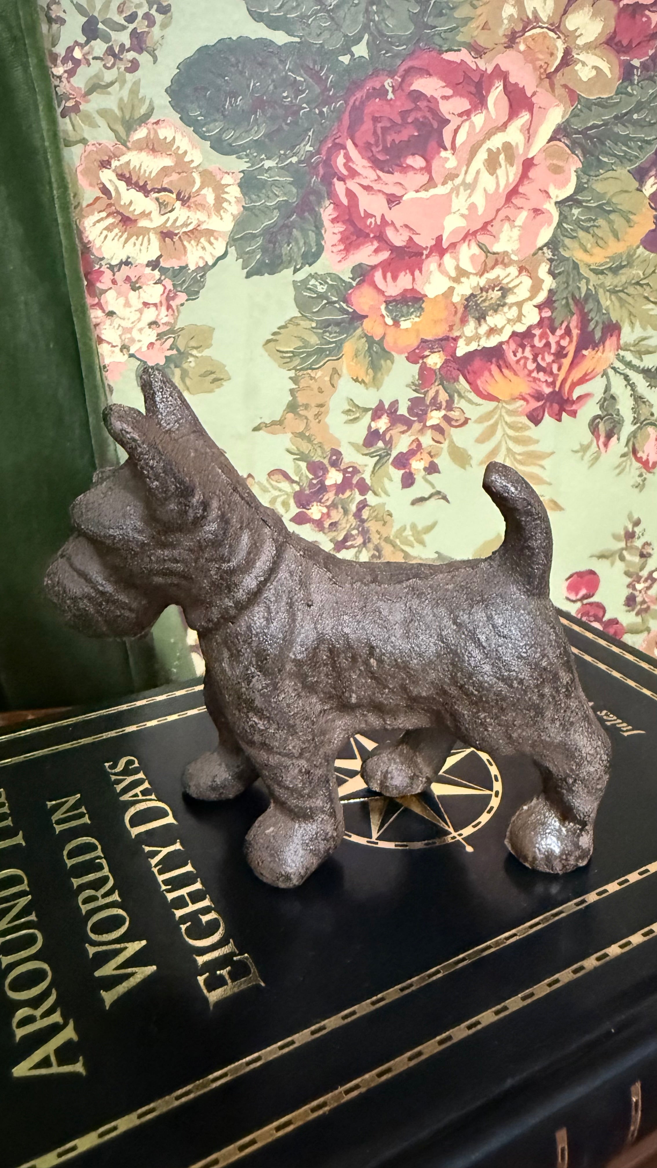 Vintage Heavy Cast Iron Scottish Terrier (Scottie Dog) Doorstop/Figurine