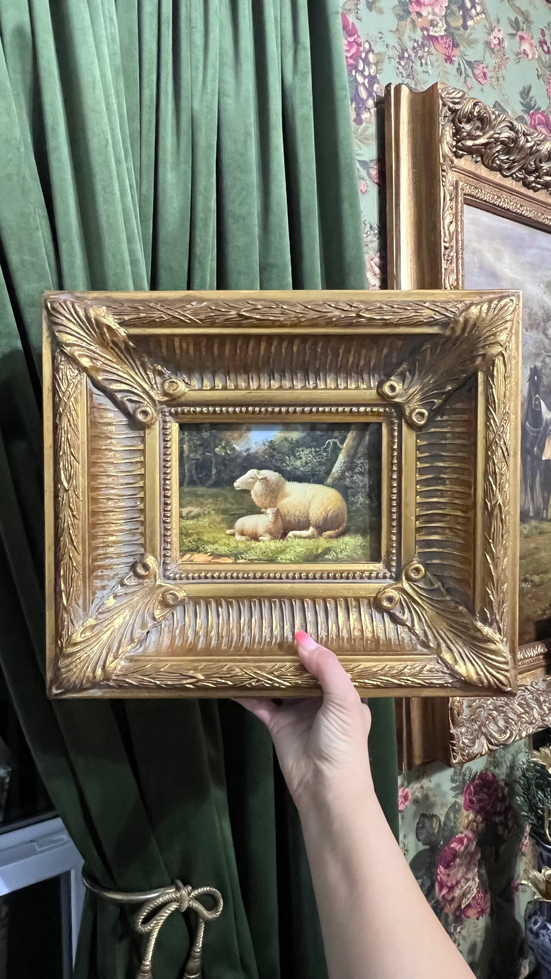Oil on board sheep painting in a gilded wooden frame 14x12