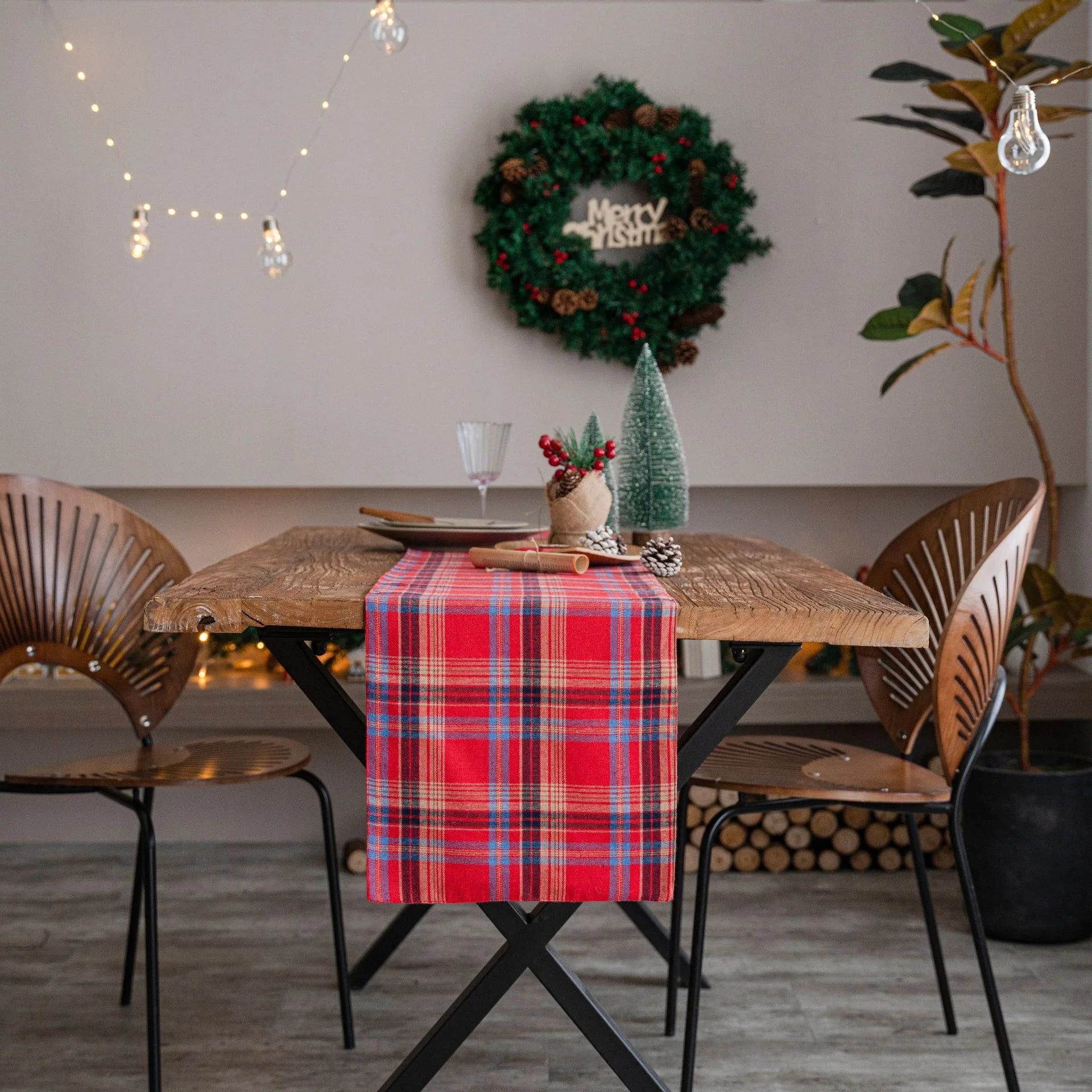 Classic Holiday: Green Plaid Runner
