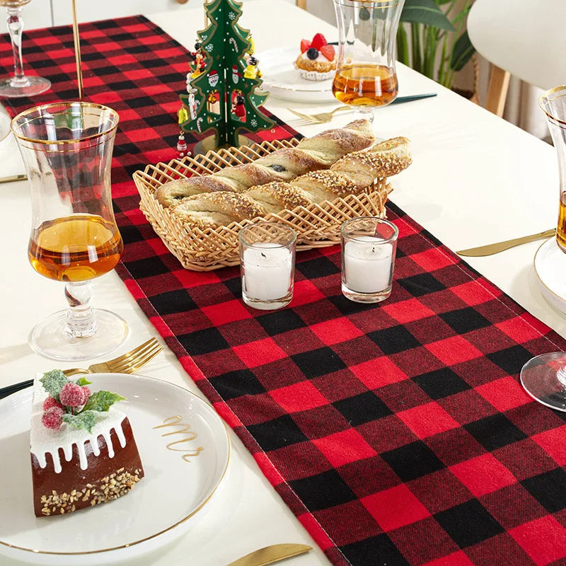 Classic Holiday: Green Plaid Runner