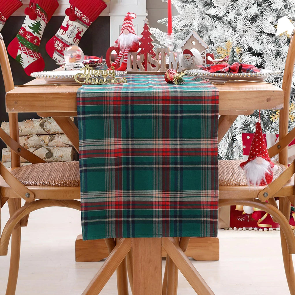 Classic Holiday: Green Plaid Runner