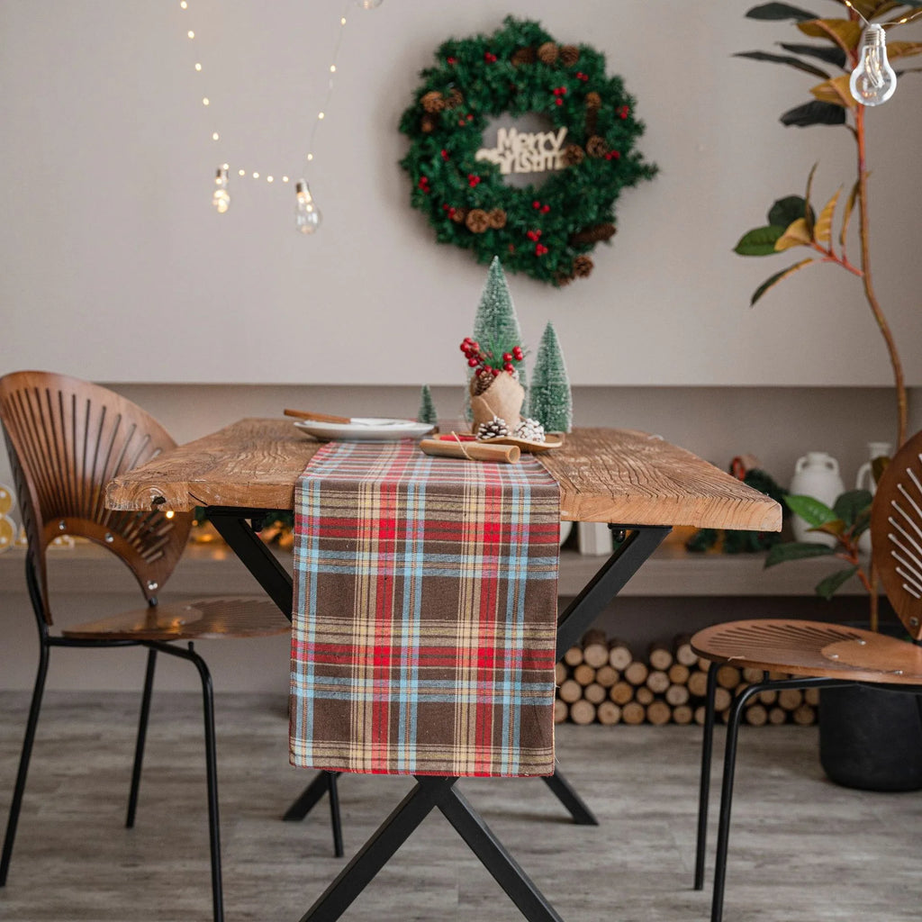 Classic Holiday: Green Plaid Runner