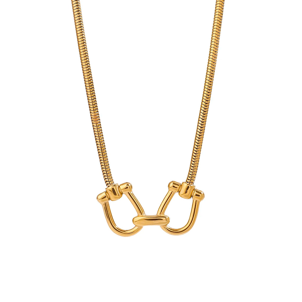 Gold Chain Necklace Horseshoe Buckle Design